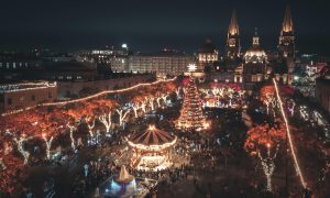 Festive Christmas Market at Night in Guadalajara - Krizalid Daza